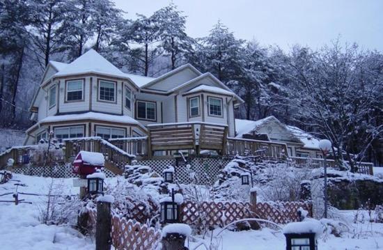 Fermata Pension Пхёнчхан Экстерьер фото